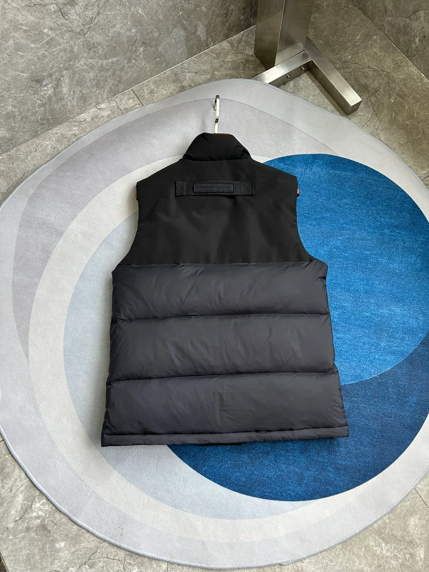 P560 Big Goose 2057MW puff down vest [note the version is too large] Canada Goose Canada Goose FW23 Freestyle waterproof solid color stand collar button down vest Paradigm Freestyle Vest-WD Color: Black White Size: XS S M L XL XXL 2057MW Paradigm Freestyle Vest-WD Men's style. Color: black. Sizes: XS S M L XL XXL.